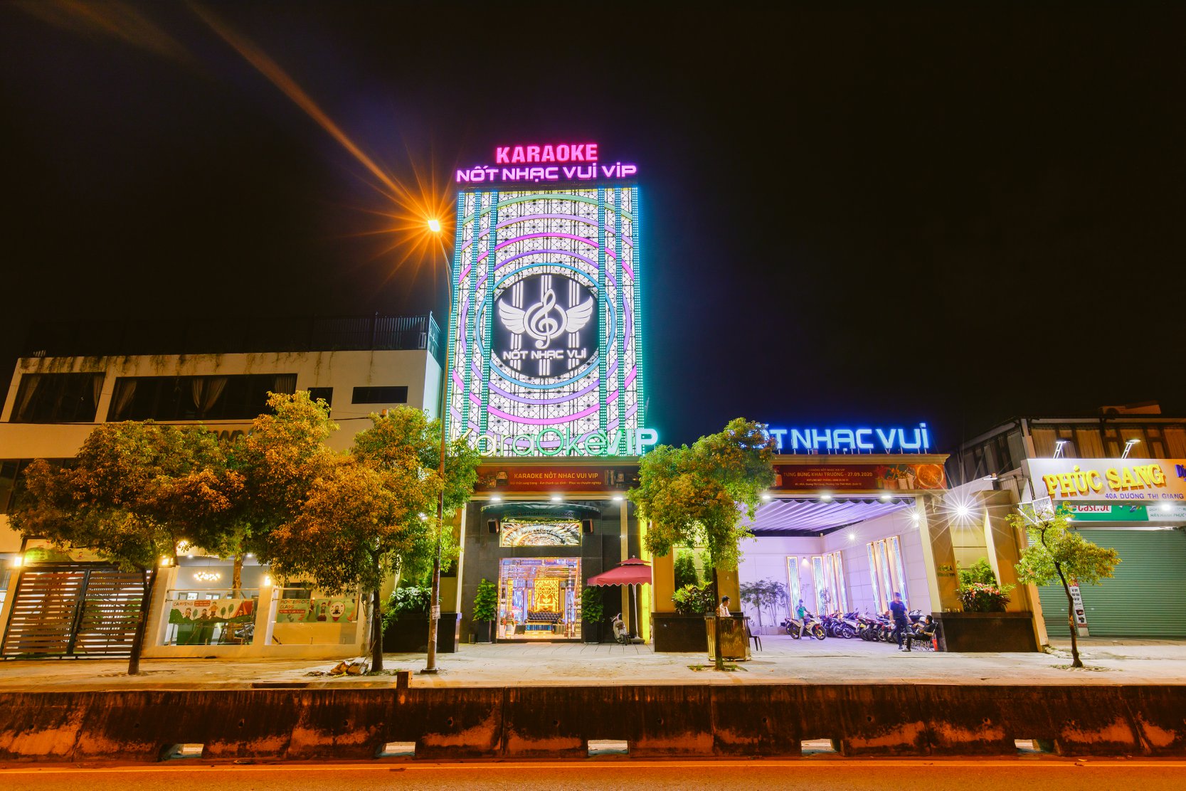 Hệ thống Karaoke Nốt Nhạc Vui Group