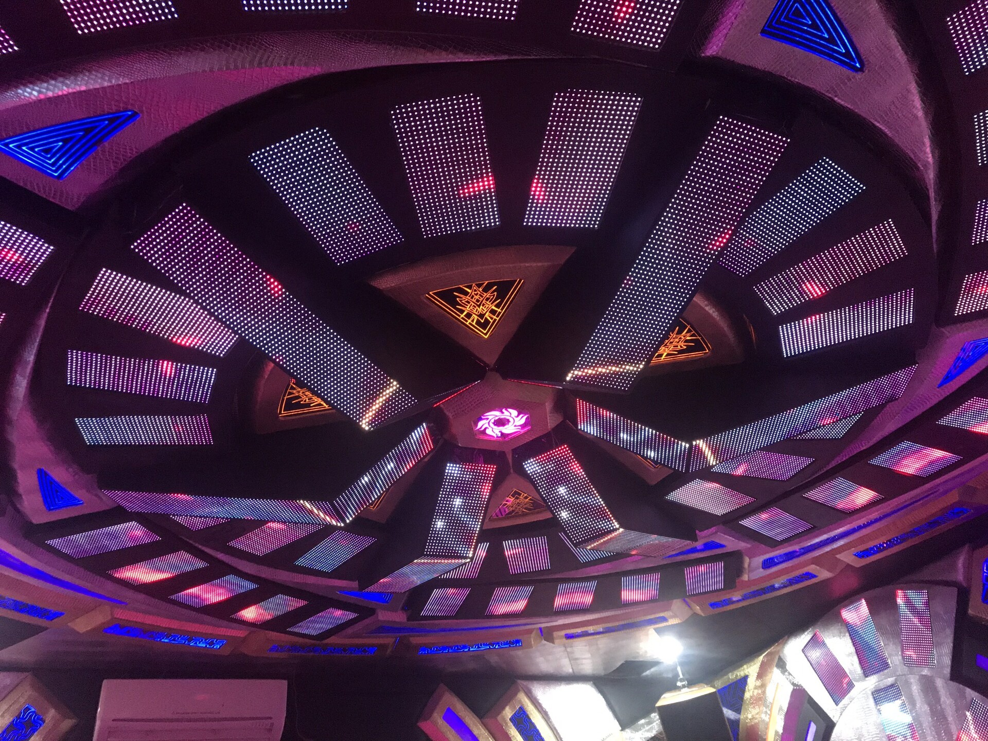 Karaoke Hoàng Gia Lộc Ninh