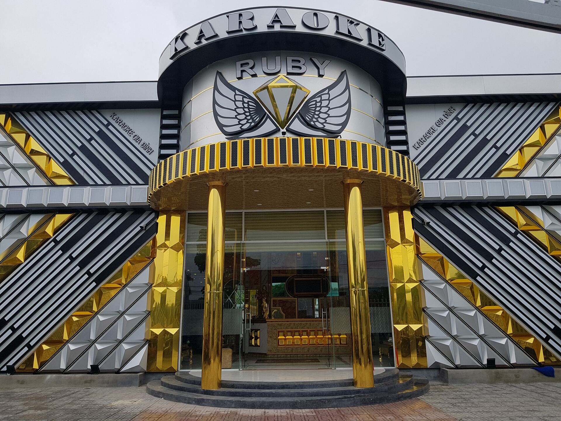 Karaoke Ruby Hậu Nghĩa